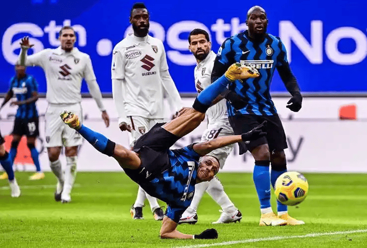 周日020 意甲强弱对决：萨索洛主场残阵保平VS国际米兰客场稳胜，争冠与守势博弈